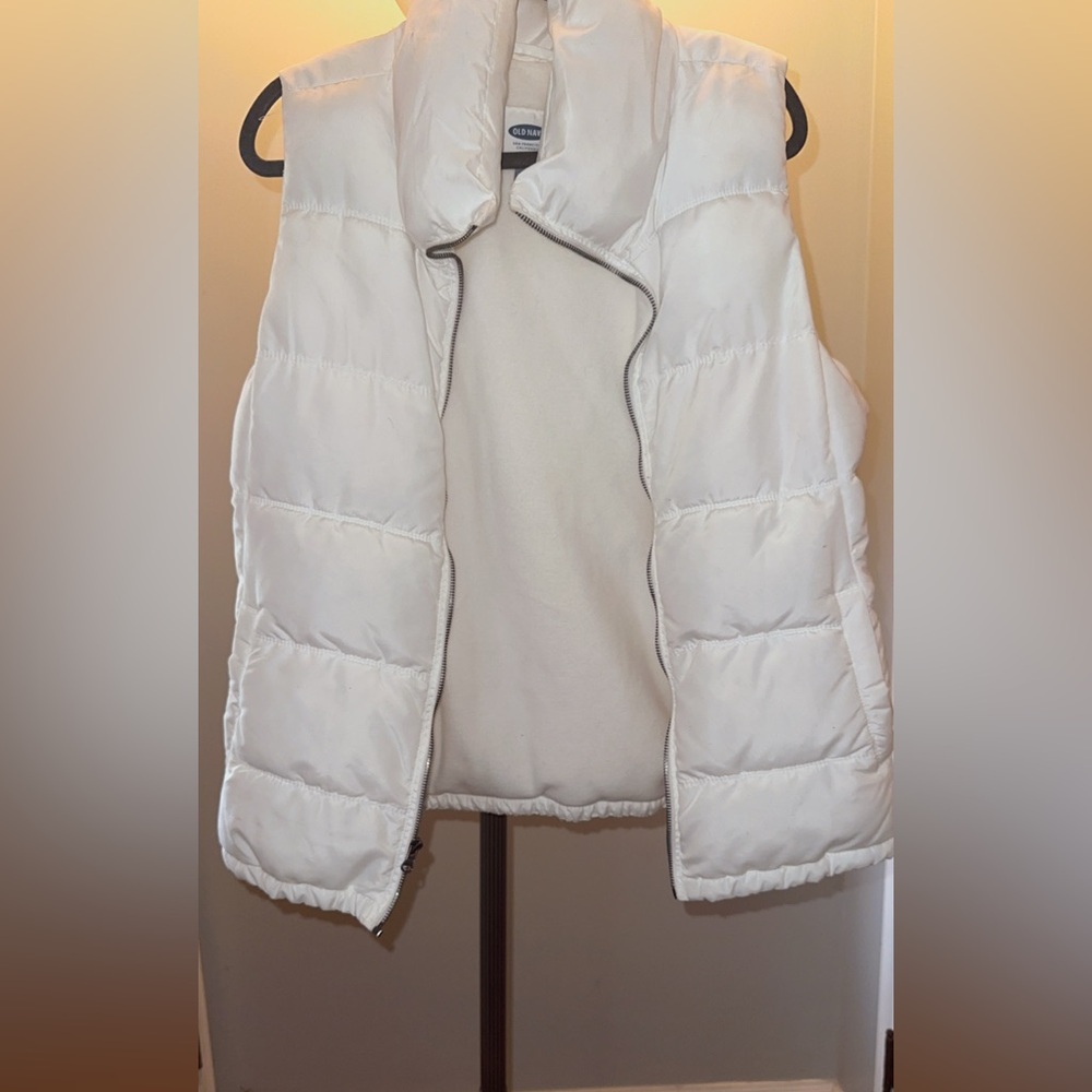 Old Navy Ivory Puffer Vest